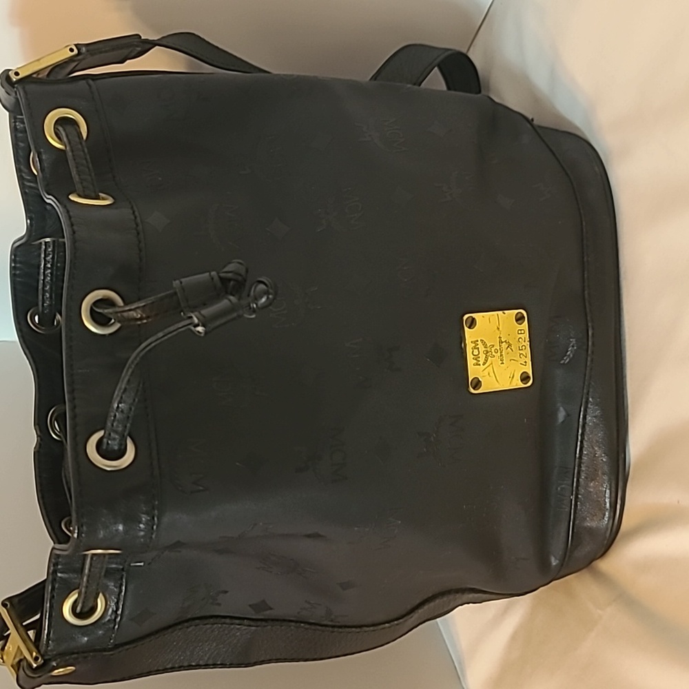 MCM BUCKET BAG With Lock